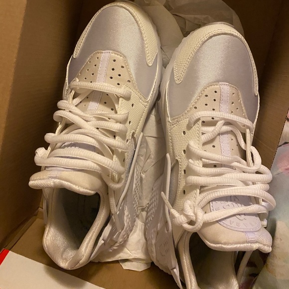 WMNS AIR HUARACHE RUN WHITE - Picture 4 of 6